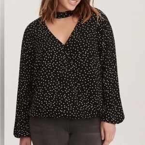 Torrid Polka Dot Black White Top V-Neck with Collar Detail EUC sz 2X